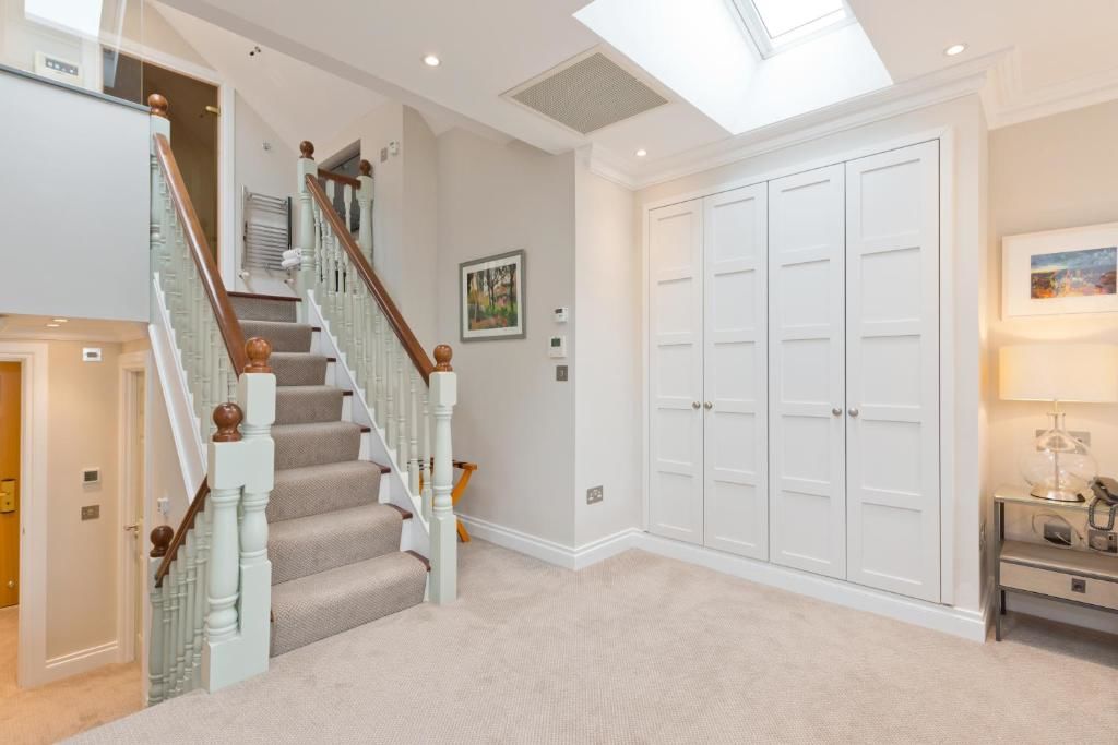 Отель Roxford Lodge Hotel Дублин