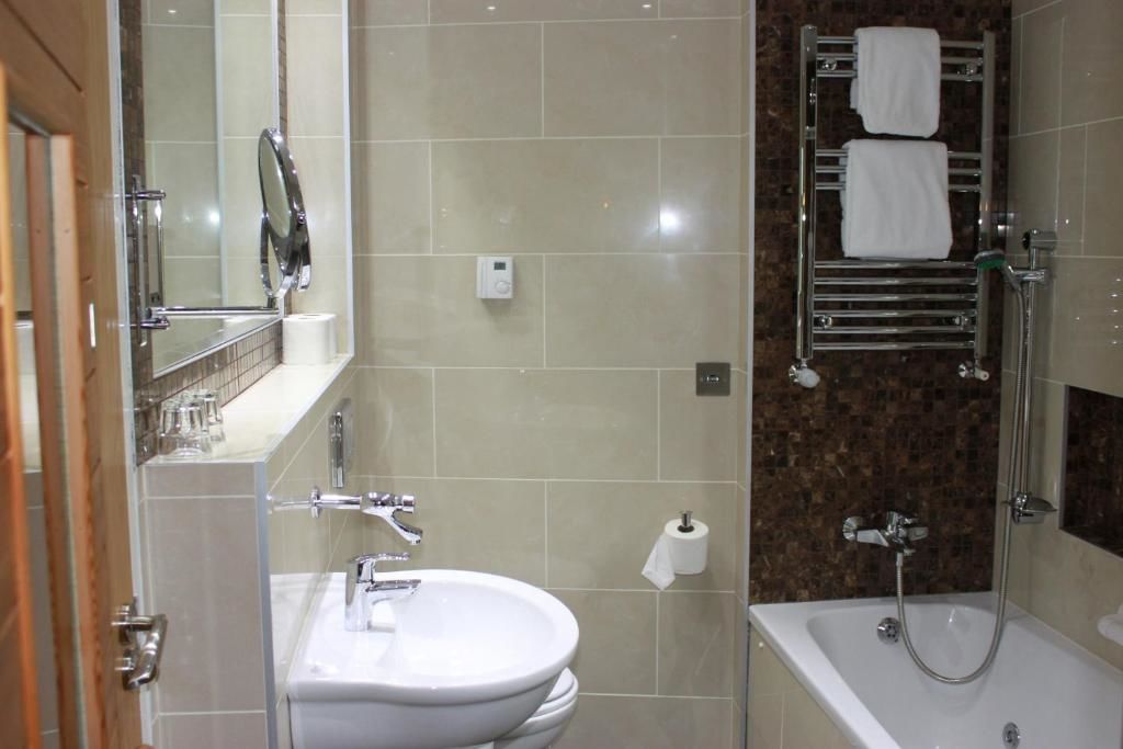 Отель Roxford Lodge Hotel Дублин