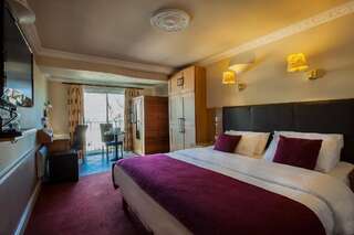 Отель Roxford Lodge Hotel Дублин Улучшенный двухместный номер с 1 кроватью и ванной-1