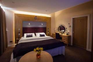 Отель Roxford Lodge Hotel Дублин Улучшенный двухместный номер с 1 кроватью и ванной-3